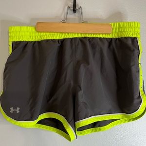 Women’s Under Armour Athletic Shorts Medium